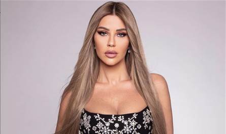 جلسة غير مألوفة وملابس مثيرة.. فيديو لـ كارلا حداد يثير الحيرة بين المتابعين