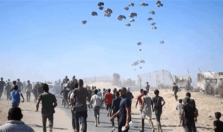 الإمارات تستأنف عمليات إسقاط المساعدات على غزة