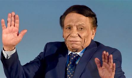 كاتب مصري يكشف مُفاجأة جديدة عن عادل إمام.. هذا ما قاله (فيديو)