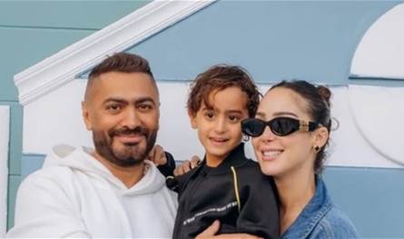 بعد خضوعه لعملية جراحية.. أول ظهور لإبن تامر حسني مع والدته بسمة بوسيل (صور) 