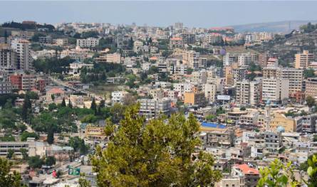 حريق كبير في خراج بلدة عزة