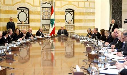 إتصالات مكثفة قبل جلسة الحكومة بشأن حصرية السلاح وبوادر أزمة في الأفق