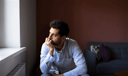 وسط الضغوط الحياتية.. العلاج وحده لن يحل مشاكل الصحة العقلية للرجال 
