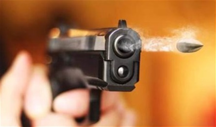 في منطقة لبنانية.. أطلق النار على شقيقه وفرّ هارباً!