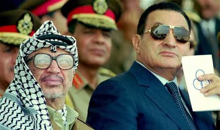 فيديوهات لحسني مبارك وياسر عرفات تثير جدلاً.. ما قصتها؟