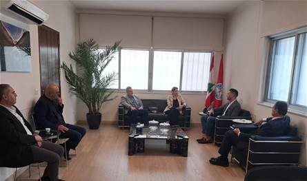جنبلاط عرض المستجدات مع النائبة الإسبانية هناء جلّول