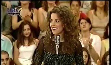 هل تذكرون مقدمة برنامج &quot;يا ليل يا عين&quot; الشقراء الجميلة؟ شاهدوا كيف أصبحت بعد 26 عاماً (فيديو)