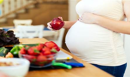 الأكل الصحي أثناء الحمل... مفتاح لصحة الأم والطفل