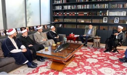 جنبلاط استقبل وفداً من هيئة العلماء المسلمين