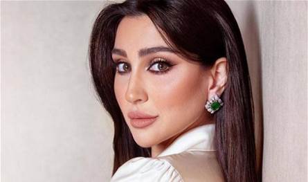 ببطن مكشوف.. جيسي عبدو تخطف الأنظار بجمالها من فرنسا
