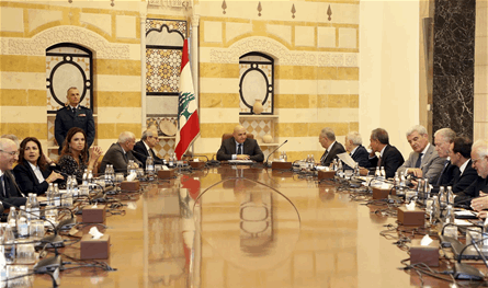 الحكومة تقرّ إنهاء الوجود المسلح لـ&quot;حزب الله&quot; وتؤجل الآلية والوزراء الشيعة ينسحبون