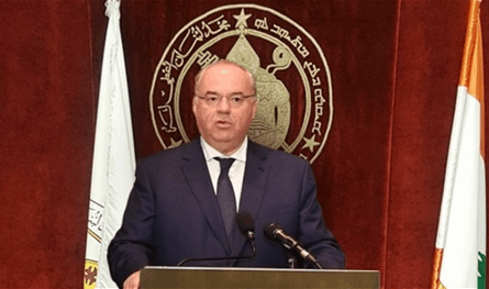 بشأن سلاح &quot;الحزب&quot;.. وزير الاتصالات ينشر محادثة مزيفة ويتساءل عن مصدرها