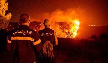 حريق ضخم بين البترون والكورة يهدد الأحراج والمناطق السكنية