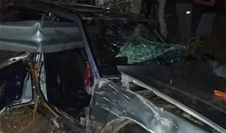 فقد السيطرة على سيارته واصطدم بشجرة.. &quot;علي&quot; فقد حياته بحادث مروع 