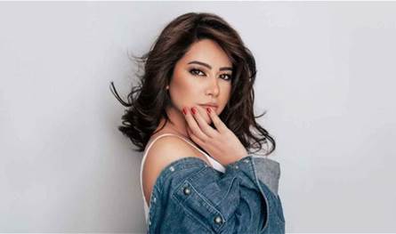 فنانة معروفة جدًا تدافع عن شيرين عبد الوهاب... هذا ما قالته 