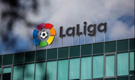 لاليغا تقترب من خطوة تاريخية بنقل مباراة خارج إسبانيا