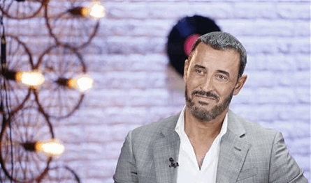 برفقة ولديه.. صورة مميزة لكاظم الساهر