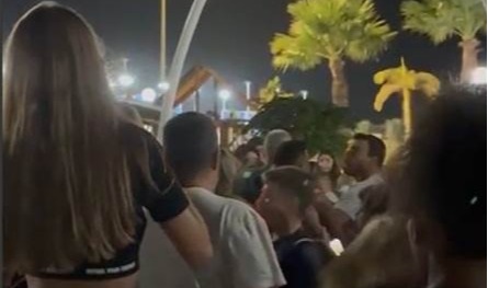 عراك وتبادل شتائم.. إشكال &quot;نسائي&quot; في أحد منتجعات طرابلس! (فيديو)