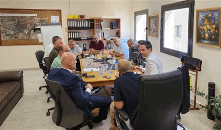 اجتماع في مرفأ بيروت بشأن الازدحام المروري الناتج عن حركة الشاحنات