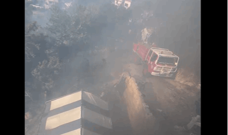 في بلدة لبنانية.. قنابل إسرائيلية تُشعل الحرائق (فيديو)