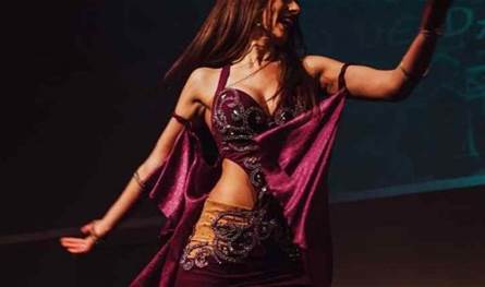 رقصت &quot;شبه عارية&quot;.. هذا ما كشفته التحقيقات مع الراقصة الشهيرة (صورة)