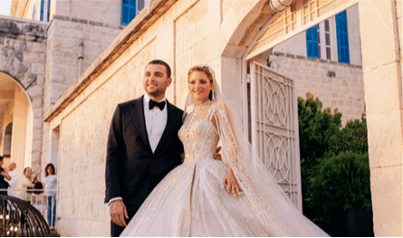 يستمتعان بعطلتهما الصيفية بأجواء مميّزة... صور جديدة لنجل إيلي صعب وزوجته وولديهما شاهدوها