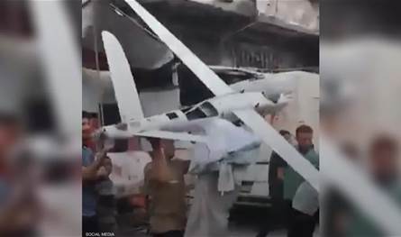 بالفيديو... طائرة استطلاع إسرائيلية تسقط في غزة