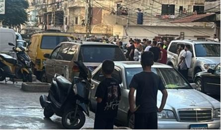 في طرابلس.. إشكال وتضارب بين مواطنين (صورة)
