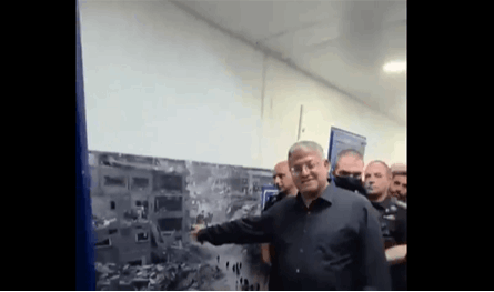 بن غفير يستفز الأسرى الفلسطينيين بصور دمار غزة (فيديو)
