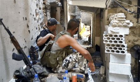 عن سحب السلاح.. هذا ما كشفه رئيس لجنة الحوار اللبناني - الفلسطيني 