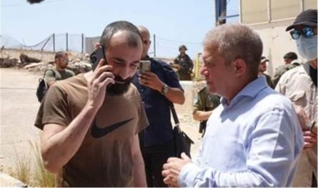 &quot;مختل عقلياً&quot;.. معلومات جديدة عن الإسرائيلي المُفرج عنه في لبنان! 