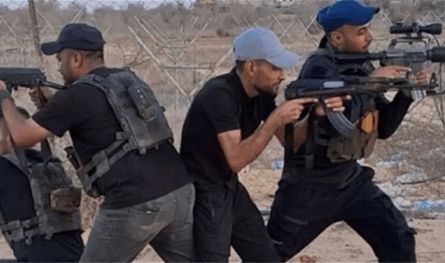 أبو شباب يثير الجدل بإعلانه تجنيد ضباط وجنود برواتب مغرية