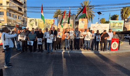 في صيدا... وقفة تضامنية تنديداً باستهداف الإعلاميين في فلسطين ولبنان