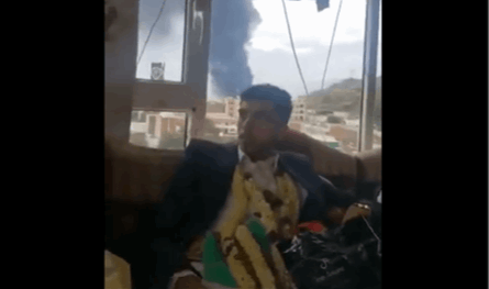 وسط القصف الإسرائيلي على صنعاء.. فيديو لعريس يمني يكمل حفل زفافه!