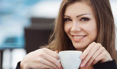 تجنب هذه العادة الصباحية لحماية جهازك الهضمي