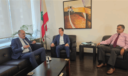 عبدالله بحث مع الوزير شحادة في خطة الوزارة لإقفال ملف المهجرين