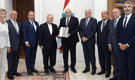 الرئيس عون مهنئاً جامعة القديس يوسف: رافد أساسي لتقدم لبنان وازدهاره
