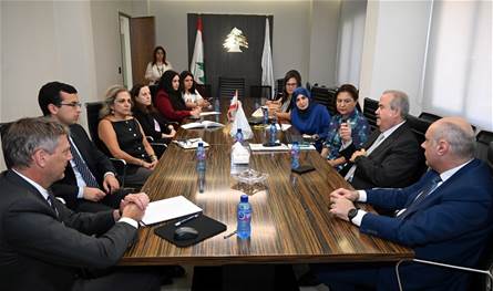 إجتماعات لوزير الماليّة لمُعالجة الأثر المترتب على الرواتب جراء الأزمة الإقتصاديّة