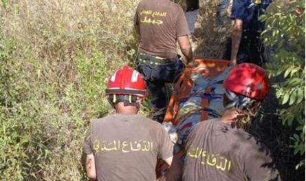 سقط في وادٍ بمنطقة حبوب- جبيل.. عناصر الدفاع المدني تنقذ راعياً
