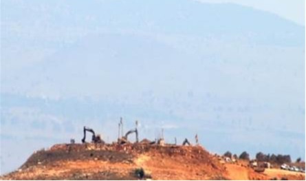 صور تُوثّق ما يقوم به الجيش الإسرائيليّ عند أطراف بلدة عيترون