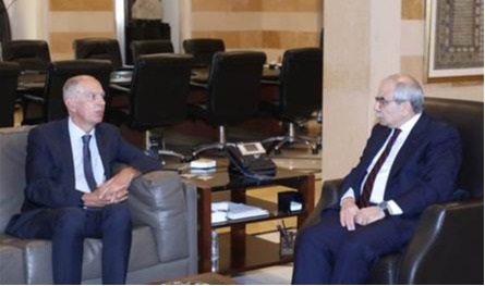 سلام استقبل ماغرو.. وبحث في زيارة لودريان ومؤتمري الجيش والإعمار