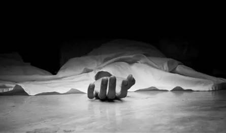 حادثة غريبة… جثة امرأة تسقط داخل منزل!