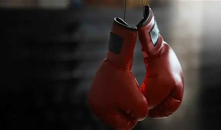 هو بطل سابق في الوزن الثقيل… وفاة ملاكم شهير (صورة)