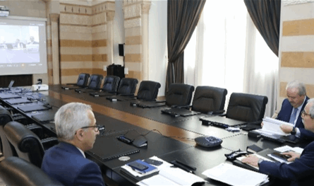 سلام يترأس اجتماعاً مالياً موسعاً لبحث سبل معالجة الفجوة المالية