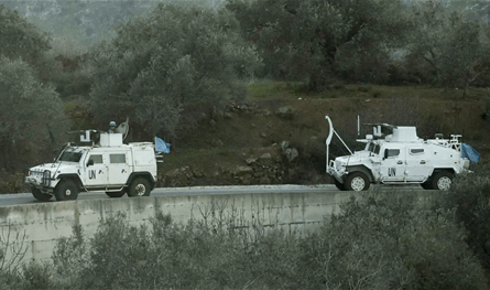 برفقة الجيش.. اليونيفيل تعمل على توسيع طريق في الجنوب (صورة)