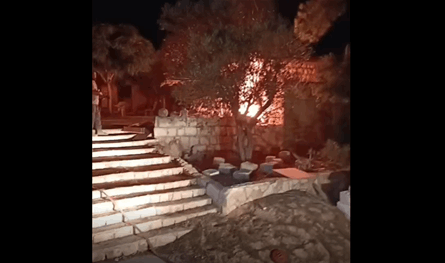 في الجنوب.. قنبلة إسرائيلية تُشعل حريقاً (فيديو)