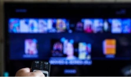 مقدمات نشرات الأخبار المسائية ليوم الأحد