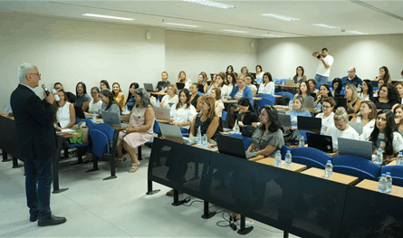 في جامعة الحكمة.. ورشة تدريبية عن استخدام الذكاء الإصطناعي في التعليم