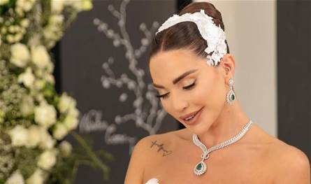 تعثرت مرتين.. داليدا خليل تتألق بفستاني زفاف وشاهدوا كيف غنت ورقصت مع عريسها