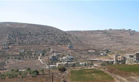 غارة تستهدف سيارة في بلدة عيتا الجبل